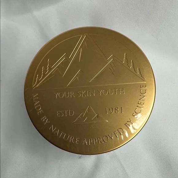 Below Zero Arctic Serenity Coconut Body Butter with Argan Oil and Shea Butter - Picture 8 of 9